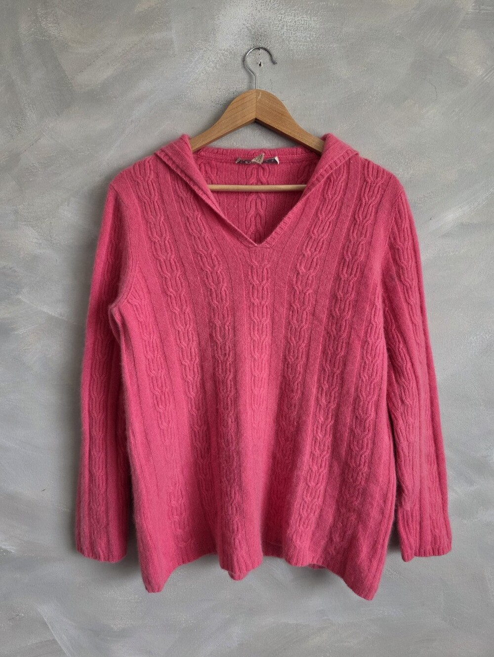 Belford 100% Cashmere Barbiecore V Neck Flap Collar Cable Knit Sweater Sz L